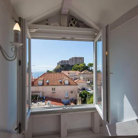 Gugily Guest house 3*